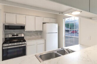 1915 Prairie Knoll Ct in Austin, TX - Building Photo - Building Photo