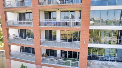 701 Royal Ct in Charlotte, NC - Building Photo - Building Photo