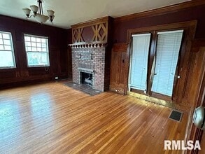 611 W High St in Peoria, IL - Building Photo - Building Photo