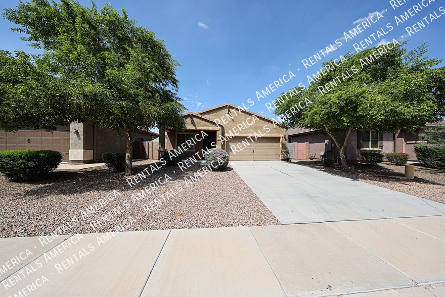 38086 W Isabella Ln in Maricopa, AZ - Building Photo