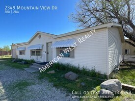 2349 Mountain View Dr in Cody, WY - Building Photo