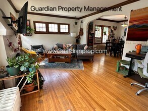 3832 Grand Ave S in Minneapolis, MN - Foto de edificio - Building Photo