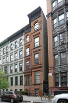 103 W 75th St in New York, NY - Building Photo