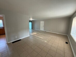 3442 Seine Ct in Indianapolis, IN - Building Photo - Building Photo