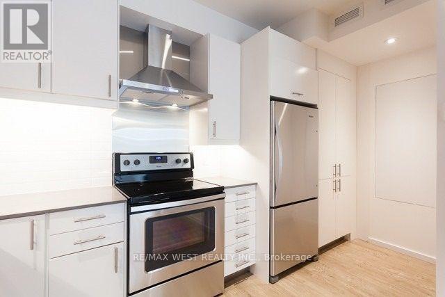 1120 Queen St W in Toronto, ON - Building Photo - Building Photo