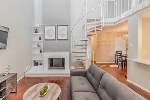 9145 Emberglow Ln in Dallas, TX - Building Photo