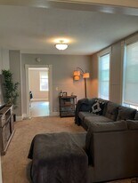 1606 Monroe St NE, Unit 2 in Minneapolis, MN - Building Photo