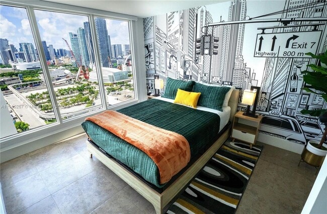 1717 N Bayshore Dr in Miami, FL - Building Photo - Building Photo