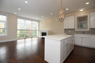 3643 W Montrose Ave in Chicago, IL - Building Photo - Building Photo