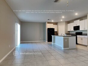 15614 Greenleaf Bay St in Sun City Center, FL - Building Photo - Building Photo