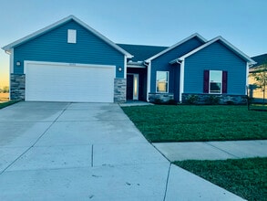 6070 Shale Crescent Dr in West Lafayette, IN - Building Photo - Building Photo