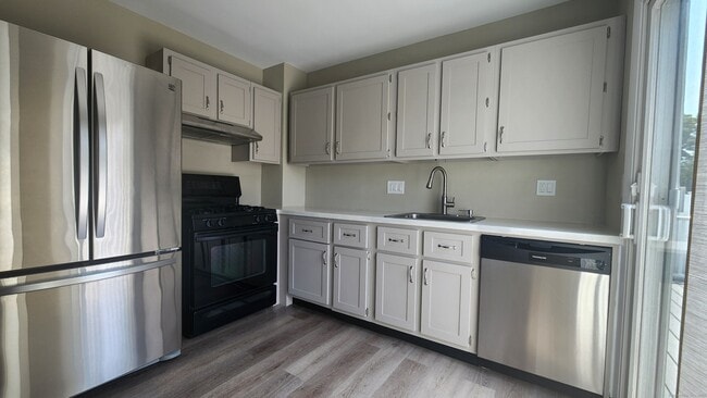 55 Peddlers Dr in Branford, CT - Building Photo - Building Photo