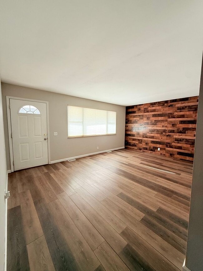 685 Crabapple Ln in Florissant, MO - Building Photo - Building Photo