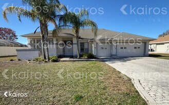 9275 Butler Blvd in Spring Hill, FL - Building Photo