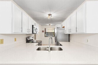 9676 W McNab Rd, Unit 110 in Tamarac, FL - Building Photo - Building Photo