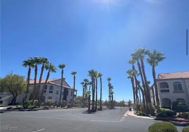 700 Carnegie St in Henderson, NV - Foto de edificio - Building Photo