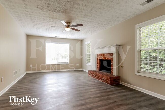 121 Lake Valley Dr SW in Loganville, GA - Building Photo - Building Photo