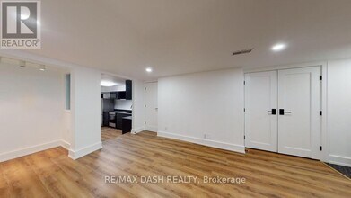 115 Winchester St in Toronto, ON - Building Photo - Building Photo