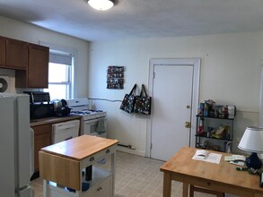 366 Highland Ave, Unit 1 in Somerville, MA - Building Photo - Building Photo