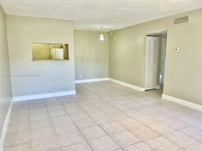 2608 Riverside Dr in Coral Springs, FL - Building Photo - Building Photo