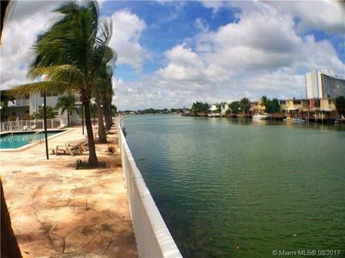 7207 Bay Dr in Miami Beach, FL - Building Photo - Building Photo