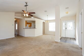 11485 Rolling River Blvd in Jacksonville, FL - Foto de edificio - Building Photo