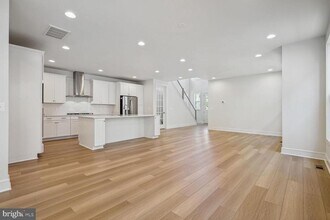 23115 Glenwood Hts Cir in Brambleton, VA - Building Photo - Building Photo