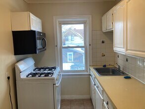 509 Chalkstone Ave in Providence, RI - Foto de edificio - Building Photo