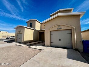 720 HC Gilbert Minjares Dr in Socorro, TX - Building Photo - Building Photo