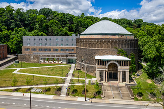 The Carina in Pittsburgh, PA - Building Photo - Building Photo