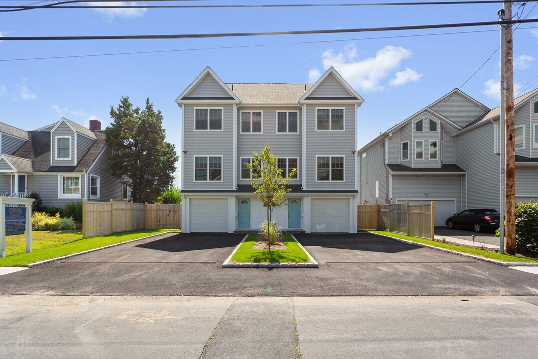 928 Reef Rd in Fairfield, CT - Building Photo