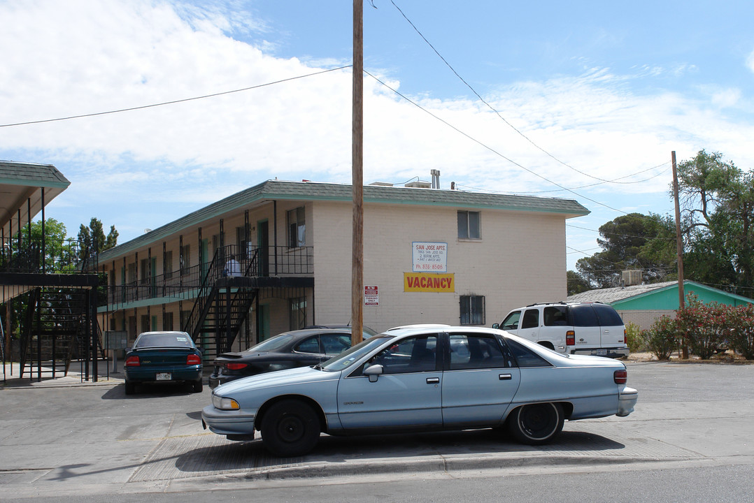 7863 San Jose Rd in El Paso, TX - Building Photo