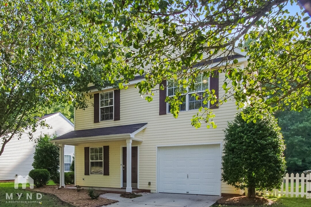 2006 Harrison Park Dr in Waxhaw, NC - Building Photo