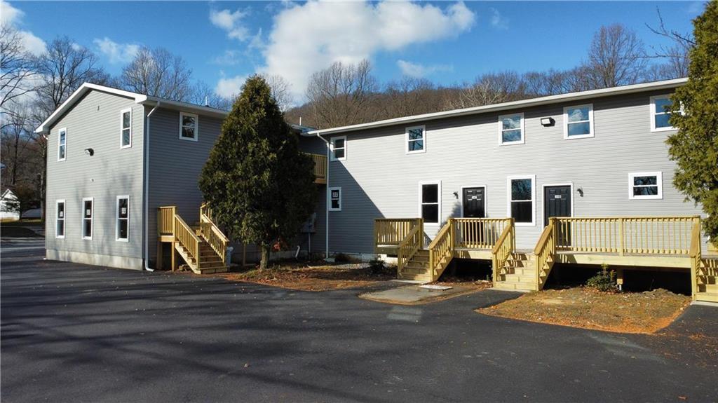 34 8th St, Unit D in Wind Gap, PA - Building Photo