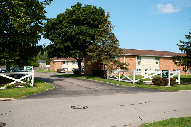 Bradford Manor Apartments in Hamlin, NY - Foto de edificio - Building Photo