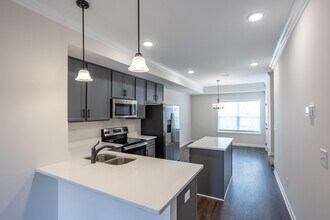 The Villas at Charleston Oaks in Clarksville, TN - Building Photo - Interior Photo