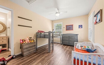 102 Craigy Ct in Kill Devil Hills, NC - Foto de edificio - Building Photo