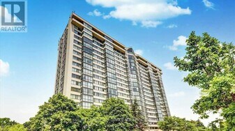 10 Markbrook Ln in Toronto, ON - Building Photo