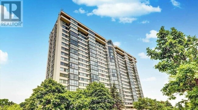 property at 10 Markbrook Ln