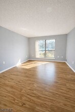 215 Rachel Ct in Franklin Township, NJ - Building Photo - Building Photo