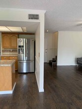 1084 Longfellow Cir in Sarasota, FL - Foto de edificio - Building Photo