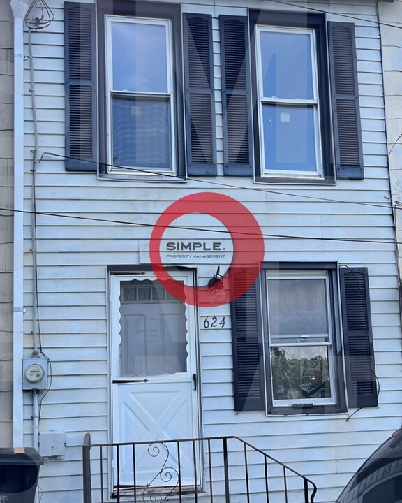 624 S 17 1/2 St in Reading, PA - Building Photo