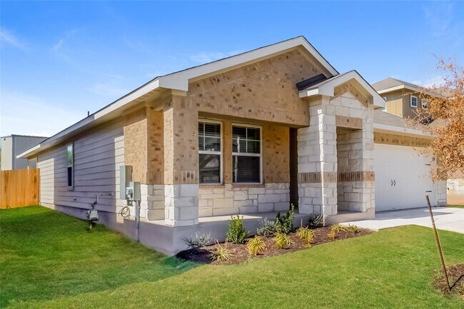 200 Babblebrook Way in Hutto, TX - Building Photo - Building Photo
