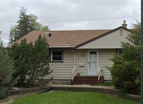 232 Frontenac Dr in Regina, SK - Building Photo - Building Photo