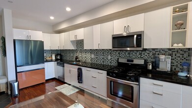 940 Elden Ave in Los Angeles, CA - Building Photo - Building Photo