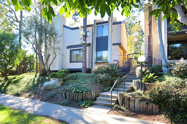8711 Falmouth Ave in Los Angeles, CA - Building Photo - Building Photo