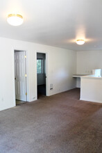 1020 NE Alfred Ln, Unit B in Pullman, WA - Foto de edificio - Building Photo