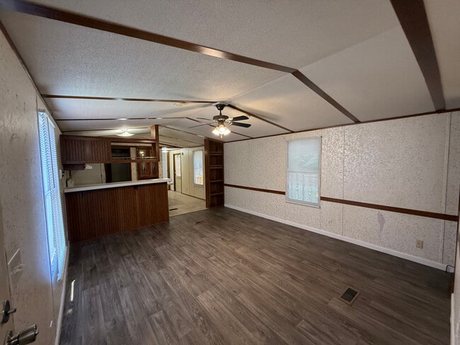 109 Rainbow Ave in Chilhowie, VA - Building Photo - Building Photo