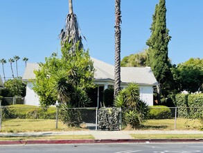 1185 N Edgemont St in Los Angeles, CA - Building Photo - Building Photo