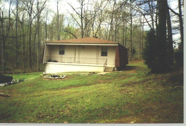 2556 Vick Ln, Unit 2556 in Woodlawn, TN - Building Photo - Building Photo